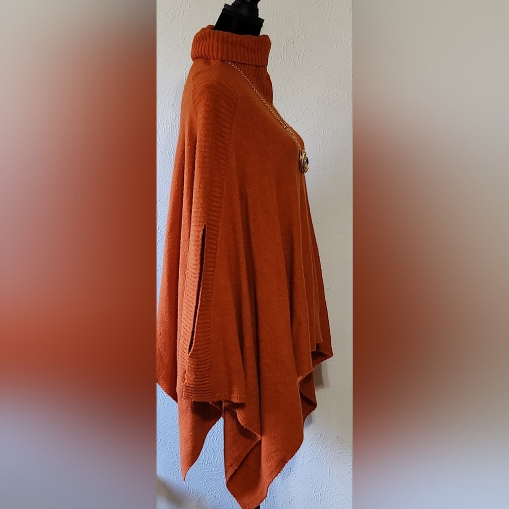 Lou & Grey large Poncho - Picture 4 of 7